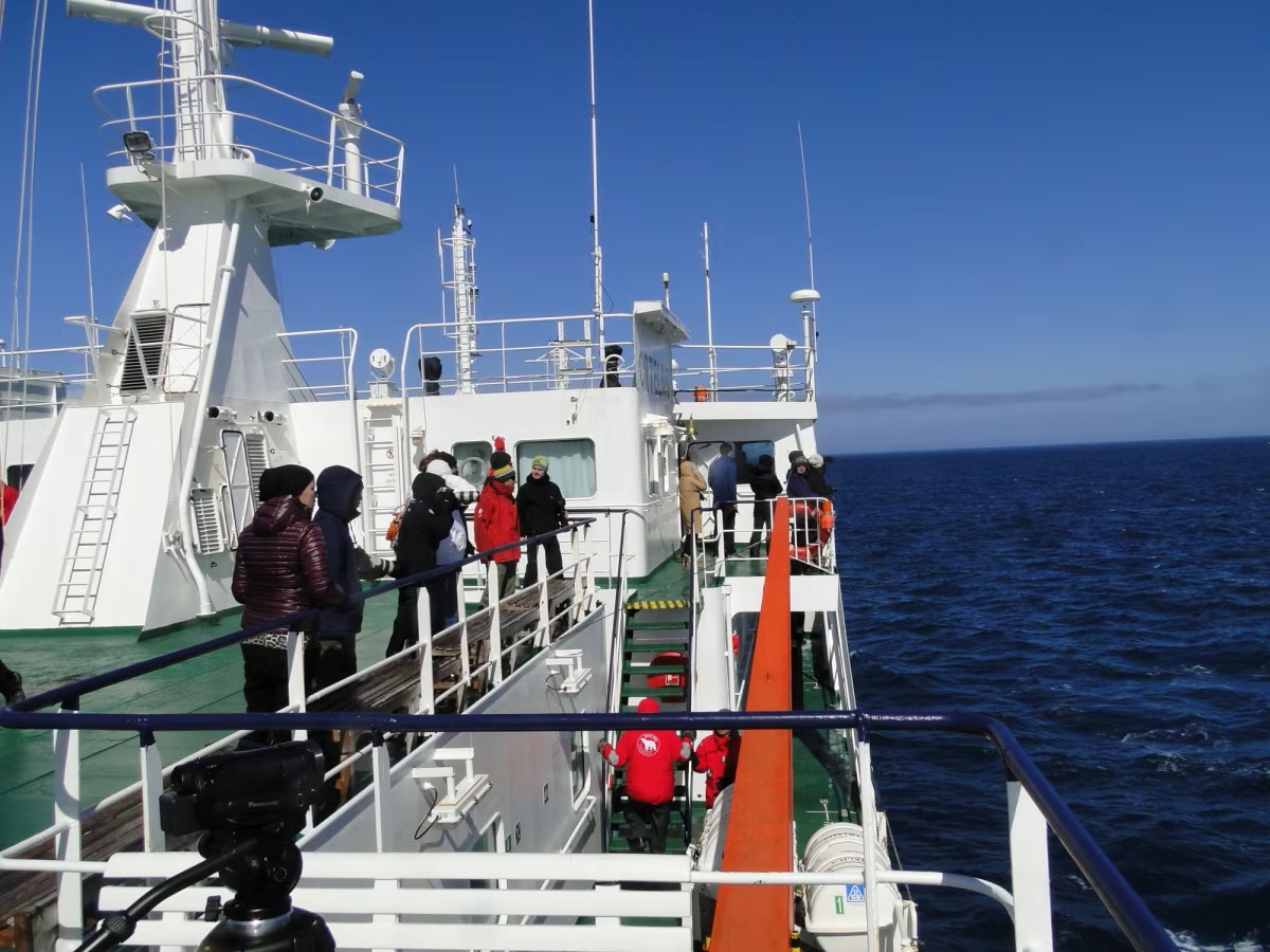 Ortelius schip passagiers op buitendek
